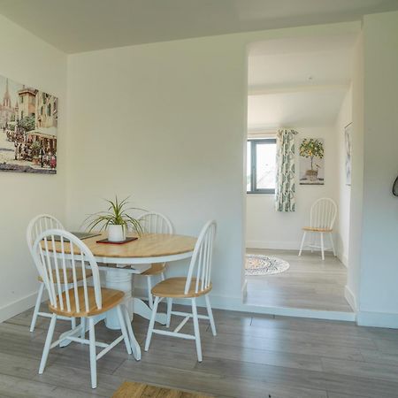 Stunning Modern Apartment In The Cotswolds Chalford Ngoại thất bức ảnh