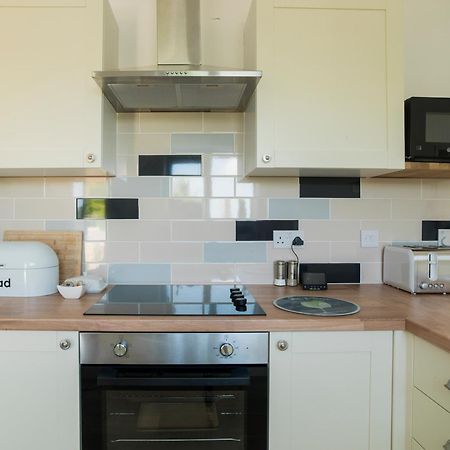 Stunning Modern Apartment In The Cotswolds Chalford Ngoại thất bức ảnh