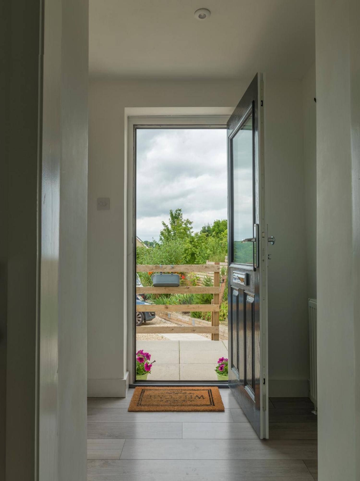 Stunning Modern Apartment In The Cotswolds Chalford Ngoại thất bức ảnh